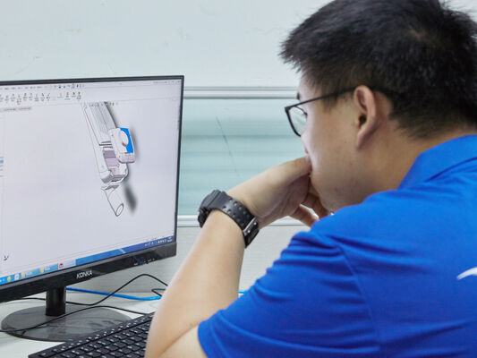 โคมไฟ LED กันความชื้น D4 160LPW พร้อมระบบไฟฉุกเฉิน Ready 4 Emergency 4W@3HRS แบบ Plug and Play ดูแลรักษาง่าย เหมาะสำหรับลานจอดรถและไฟส่องสว่าง