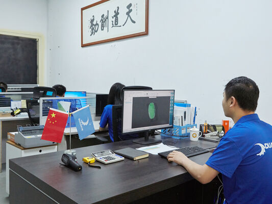 D4 LED โคมไฟกันความชื้น ด้วยพลังงาน DIP สูงสุด 160 LPW / 3CCT / 3 เปลี่ยนระยะ 1SKU = 12SKU มิตรภาพสําหรับการแก้ไขที่เหมาะสมสําหรับการใช้งานมากมาย เช่น ที่จอดรถโรงงาน